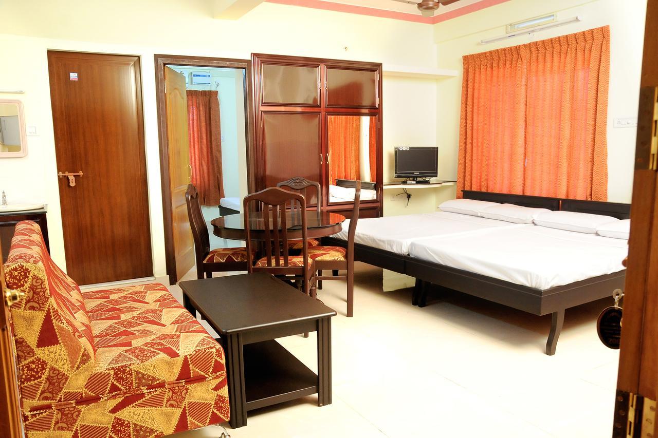 Anandkrishna Residency Hotel Guruvayur Ngoại thất bức ảnh